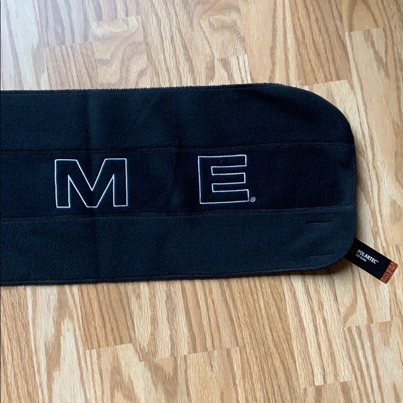 Authentic Supreme Black Polartec Scarf FW18 - Picture 4 of 7